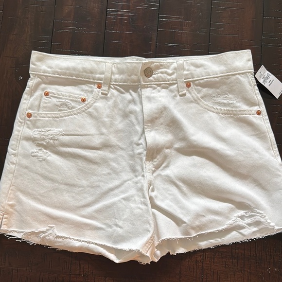 GAP white High Rise Stride Shorts NWT 4inch distressed 8/29